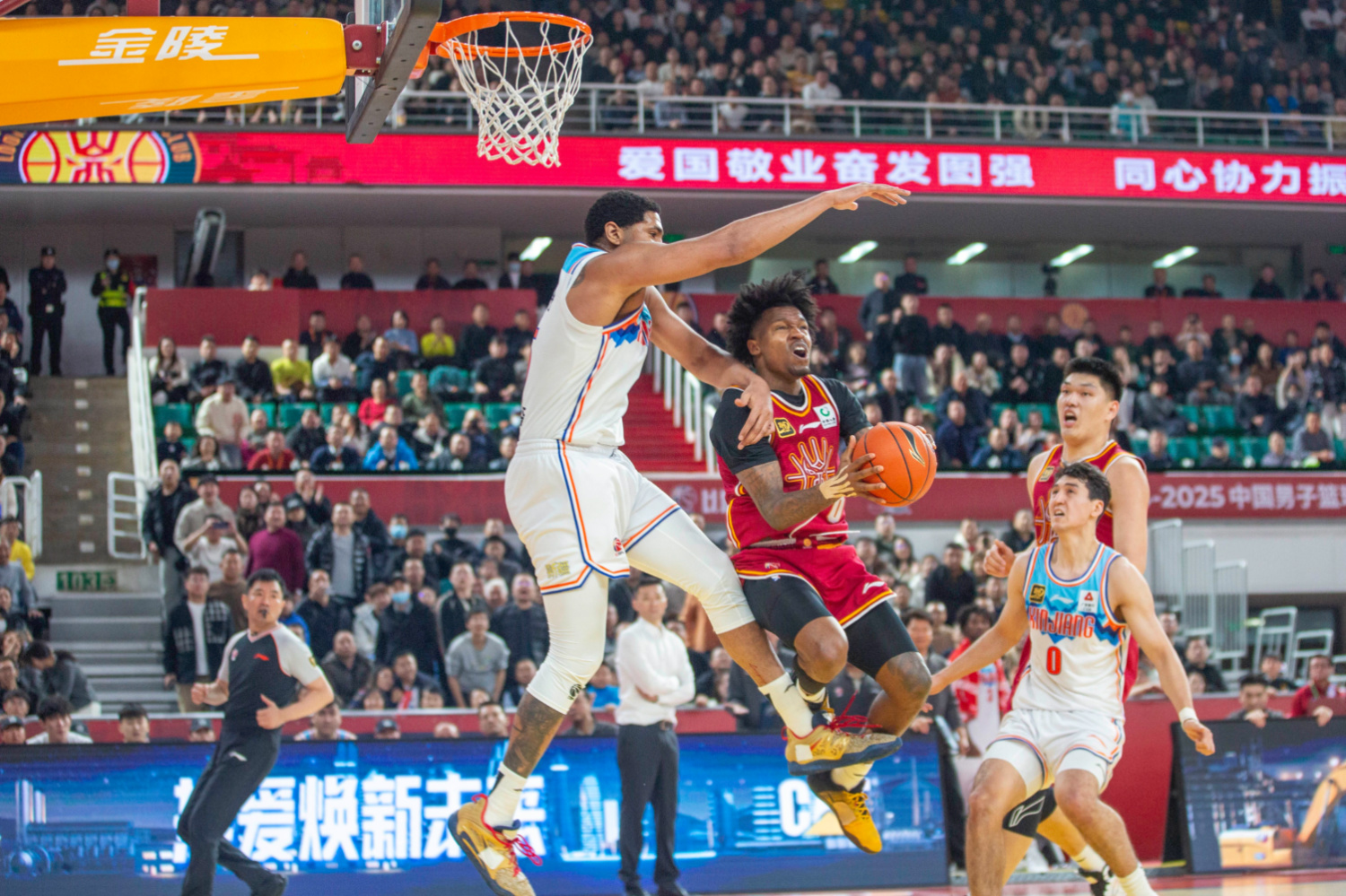 包含外援爆发，山西队取得五连胜的词条