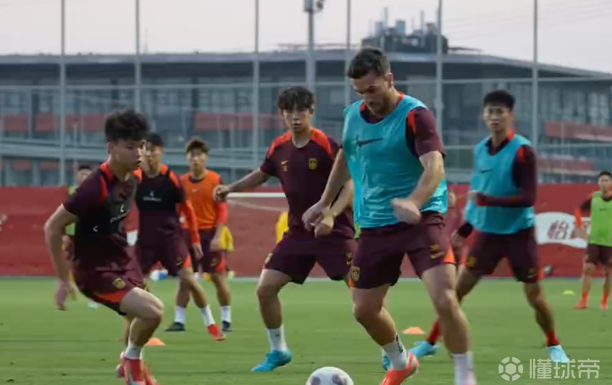 包含俱乐部命令国脚不敢踢，场上表现受限，三大原因致国足失败的词条