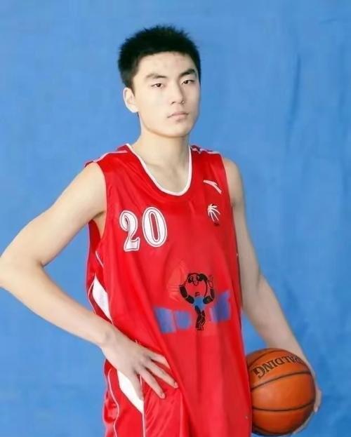 包含内蒙古队惊险逆转，球员表现获赞教练组的词条